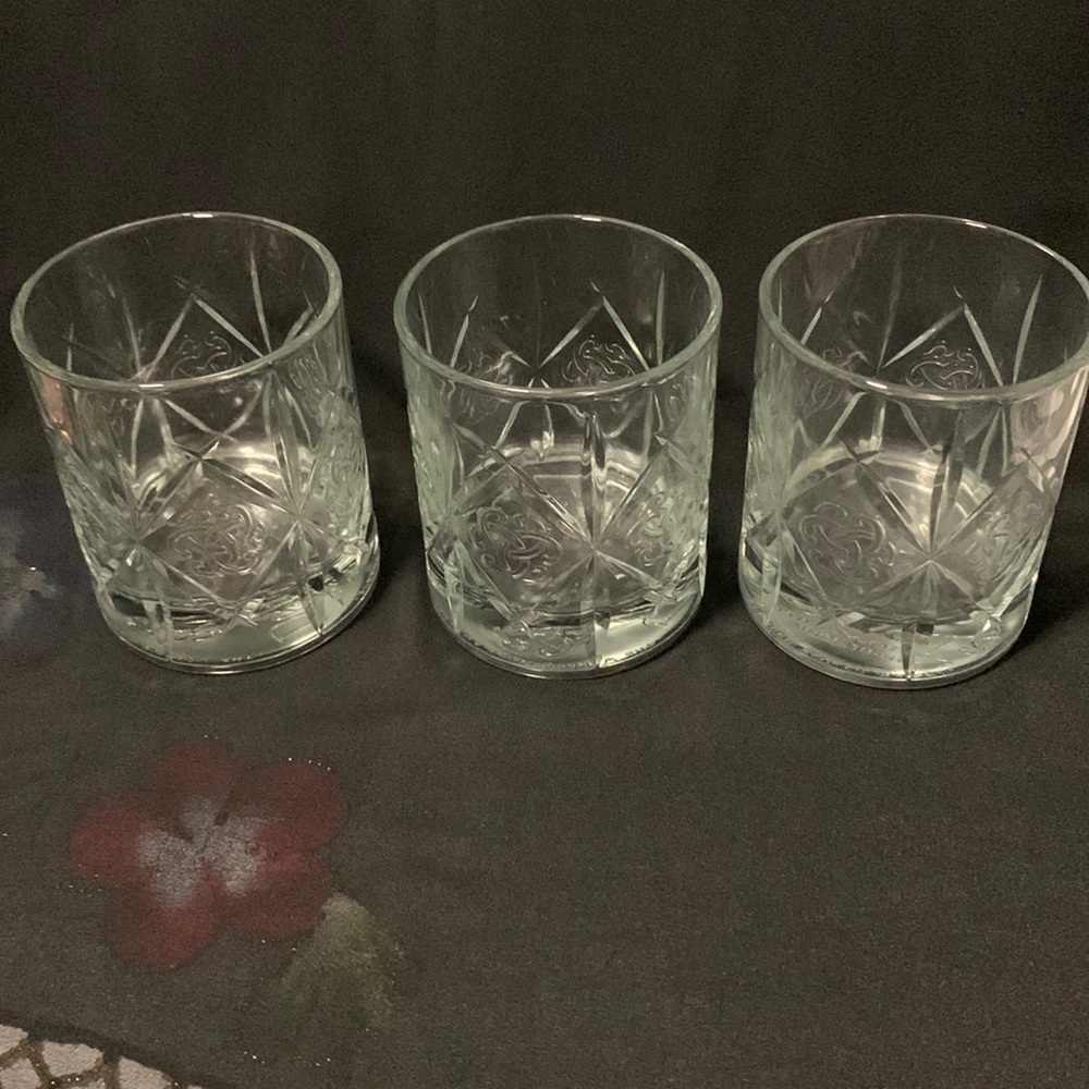 DEWAR’S TRUE SCOTCH